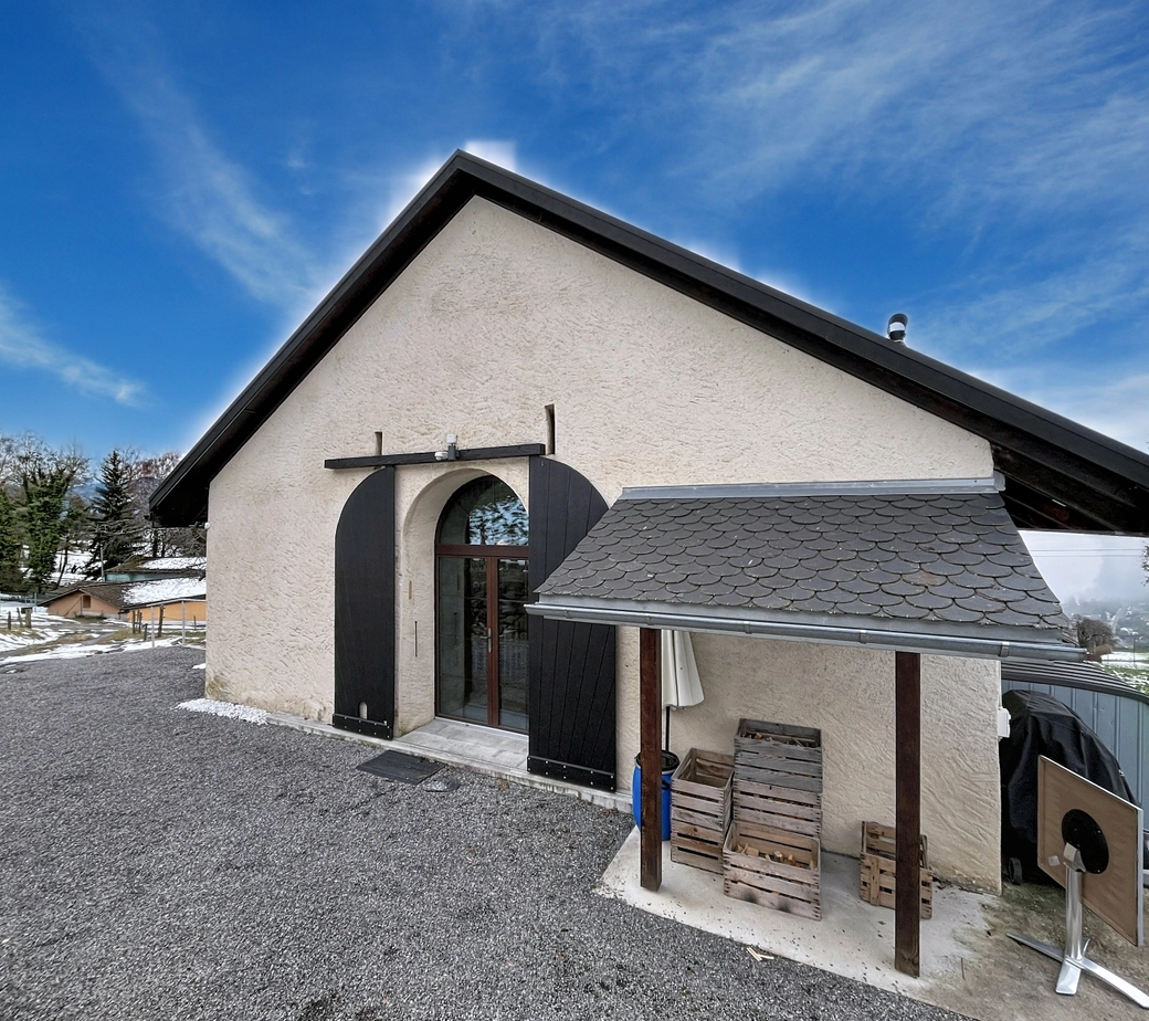 Maison individuelle rénovée + Grange de 800m3