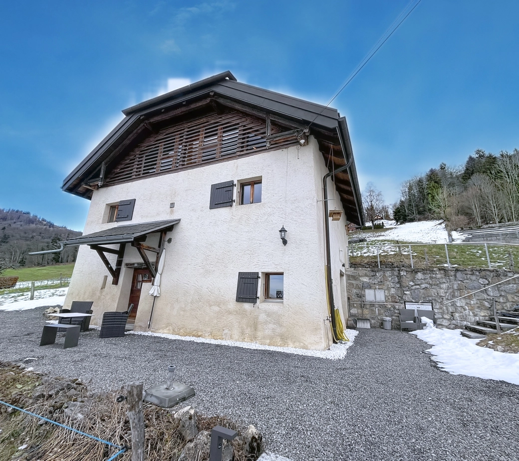 Maison individuelle rénovée + Grange de 800m3