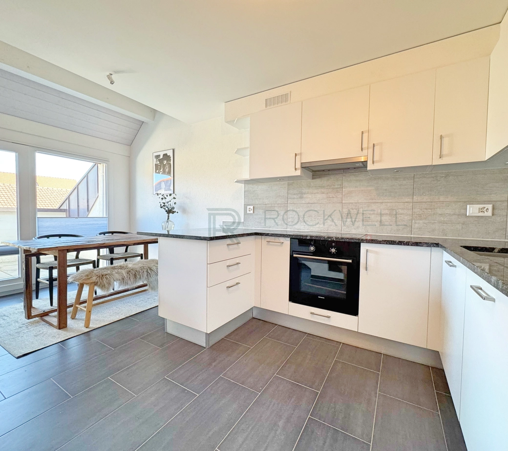 Duplex de 4.5 pièces récent avec 3 parkings et cave indépendante
