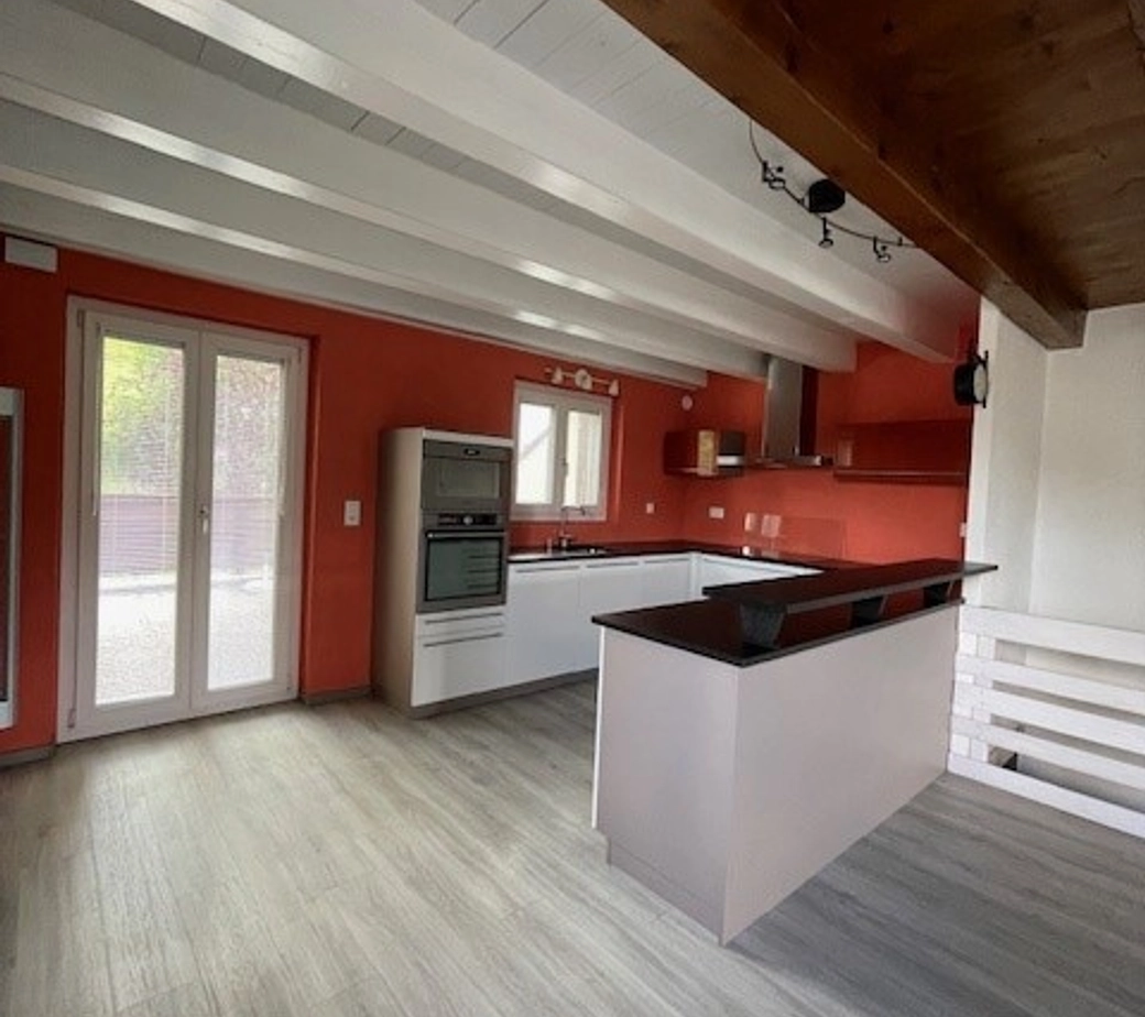 Appartement de 3,5 pièces en triplex avec terrasse proche de toutes les commodités