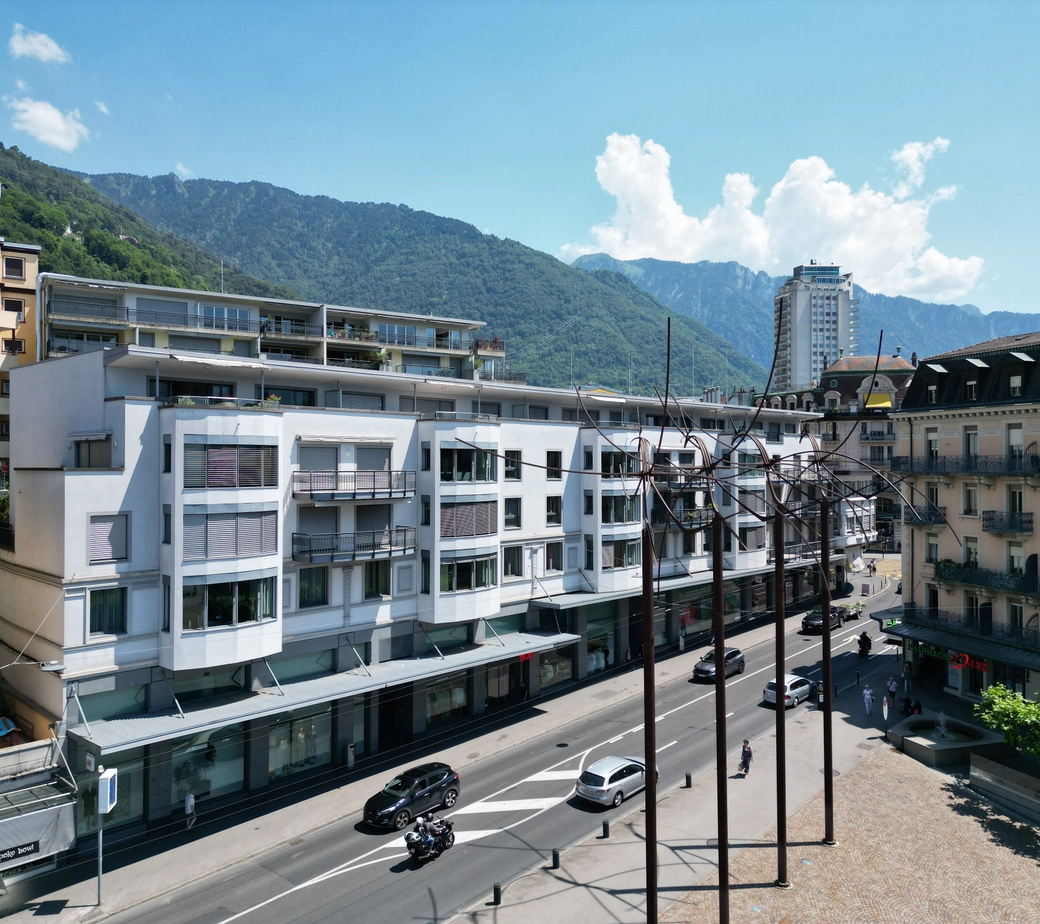 APPARTEMENT DE 5,5 PIECES EN PARFAIT ETAT - AU CENTRE AVEC VUE SUR LE LAC