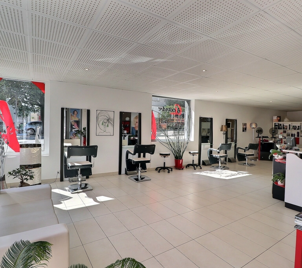 JOLI LOCAL COMMERCIAL IDEALEMENT SITUE AU CENTRE DE MONTREUX AVEC TRES BONNE VISIBILITE