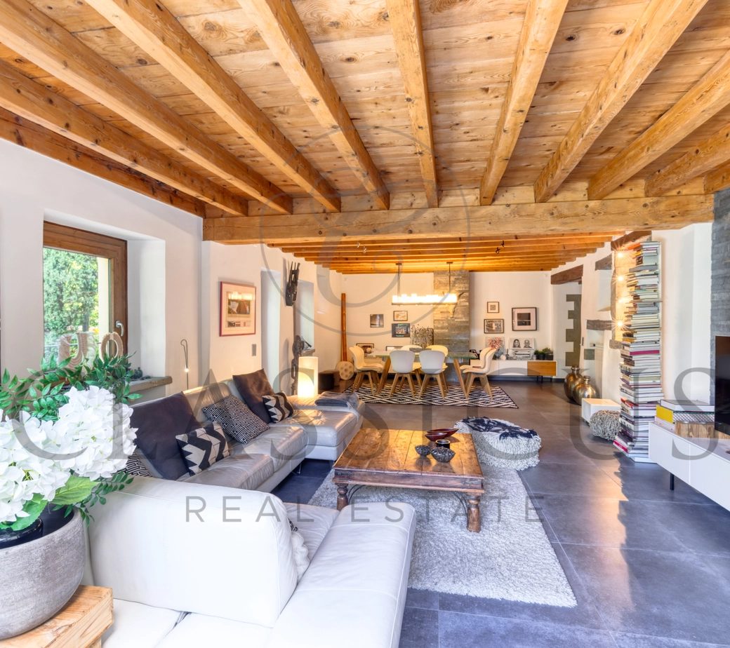 Maison de caractère XVIIIe – 330 m², jardin arboré & terrasse jacuzzi à Aire-la-Ville