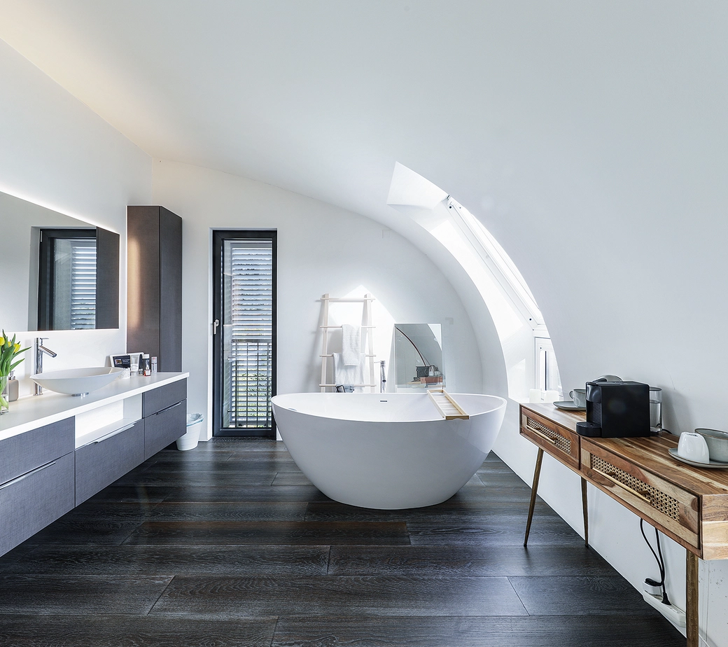 UN CHEF D'OEUVRE ARCHITECTURAL AVEC UNE SUBLIME VUE SUR LE LAC & LES ALPES