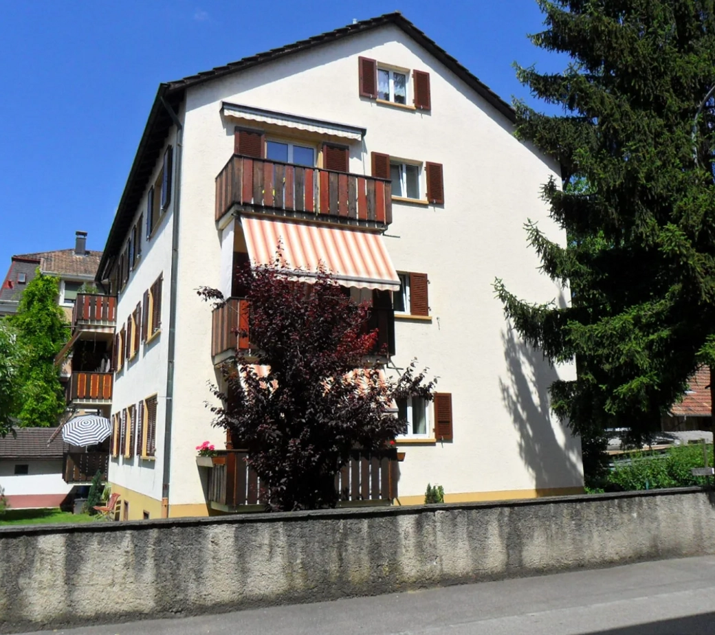 Schön gepflegtes Mehrfamilienhaus mit 6 Wohneinheiten einem grossen Schopf und Gartenanlage