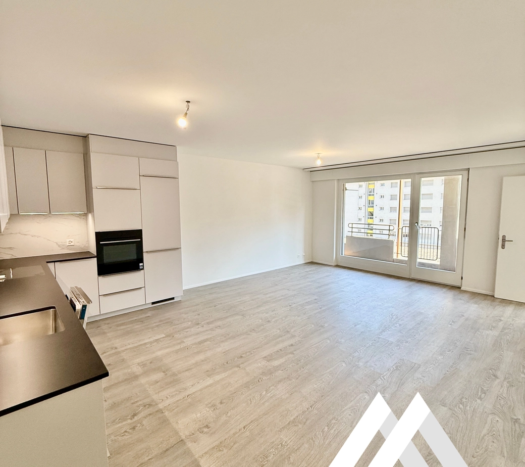 "APPARTEMENT RENOVÉ DE 5.5 PCS / 122 M2 ! AU COEUR DE SION !