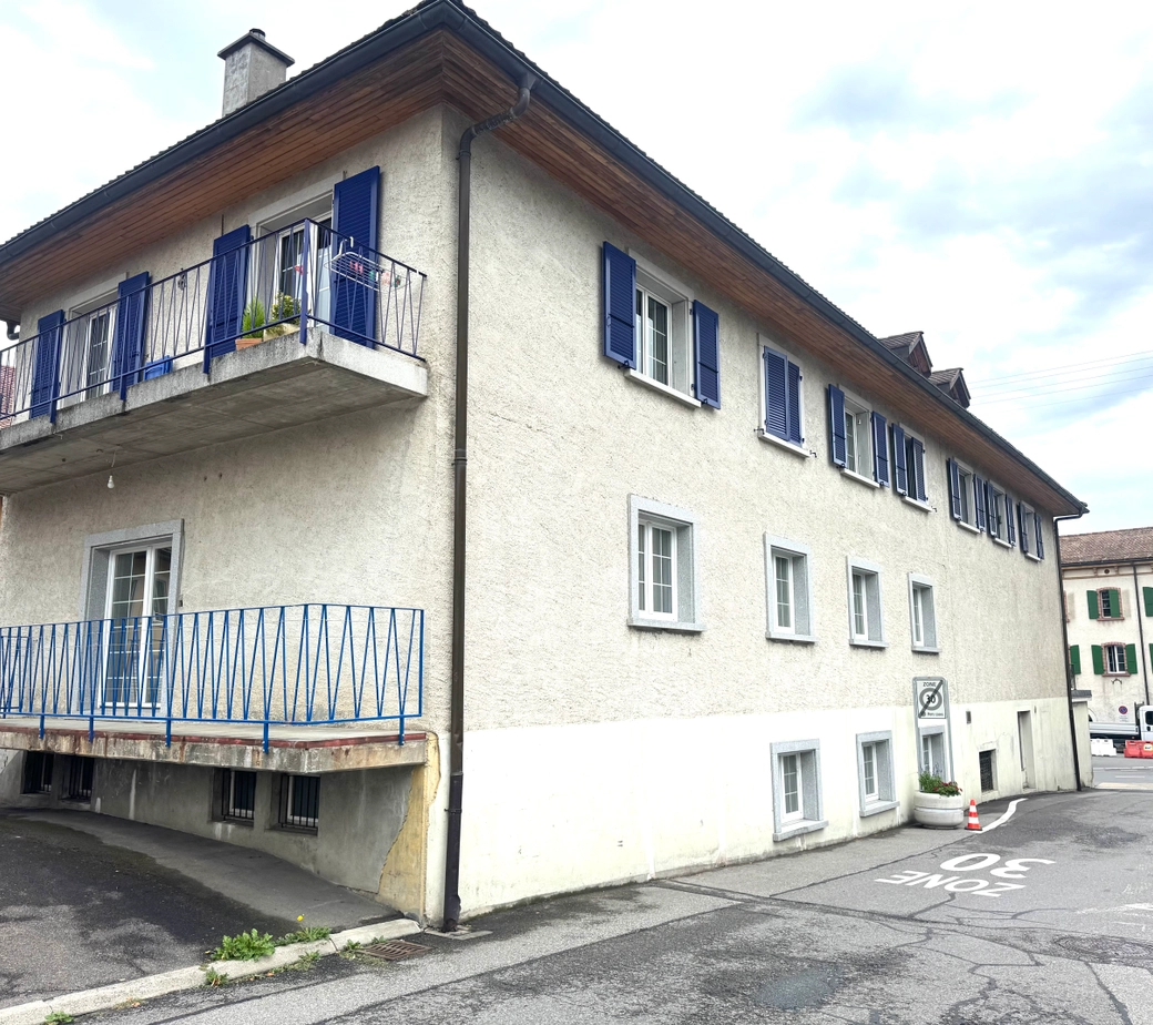 2 duplex entièrement rénovés en vente dans le même immeuble