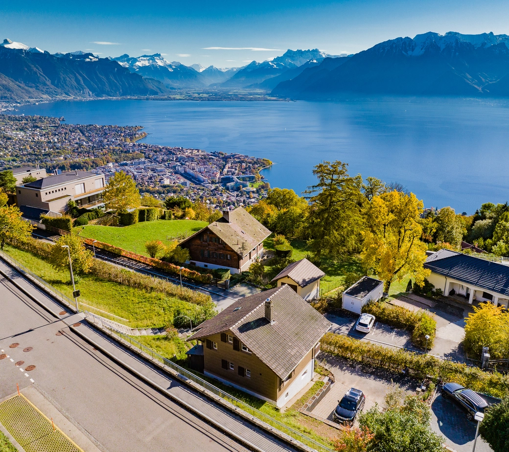 Charmante villa individuelle entièrement rénovée avec vue lac panoramique