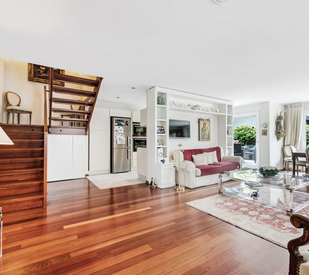 Magnifique duplex en attique au coeur de Nyon avec appartement indépendant