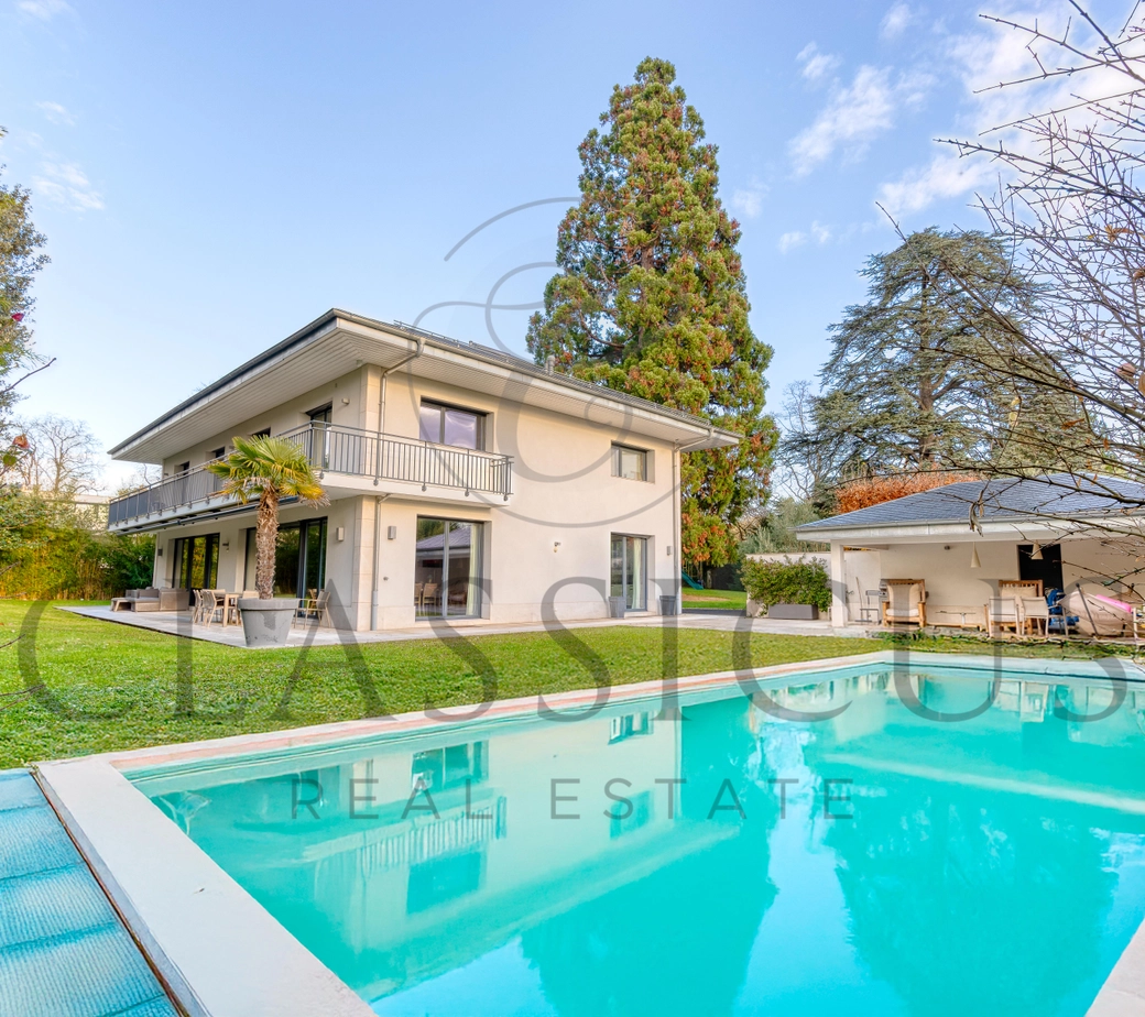 Villa contemporaine de prestige avec piscine