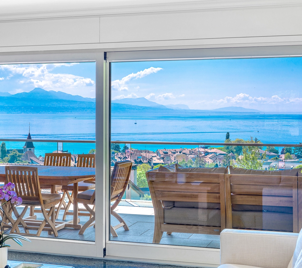 Splendide attique avec vue à couper le souffle proche des commodités à Lutry