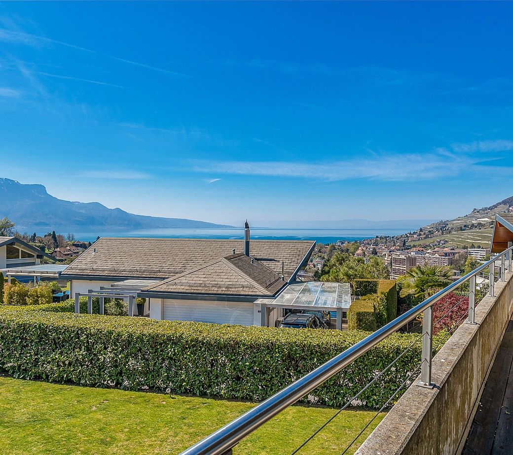 MAGNIFIQUE MAISON JUMELLE AVEC UNE VUE SUR LE LAC & ALPES