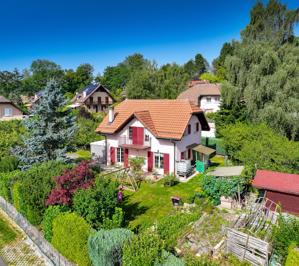 Maison individuelle dans un cadre verdoyant et paisible