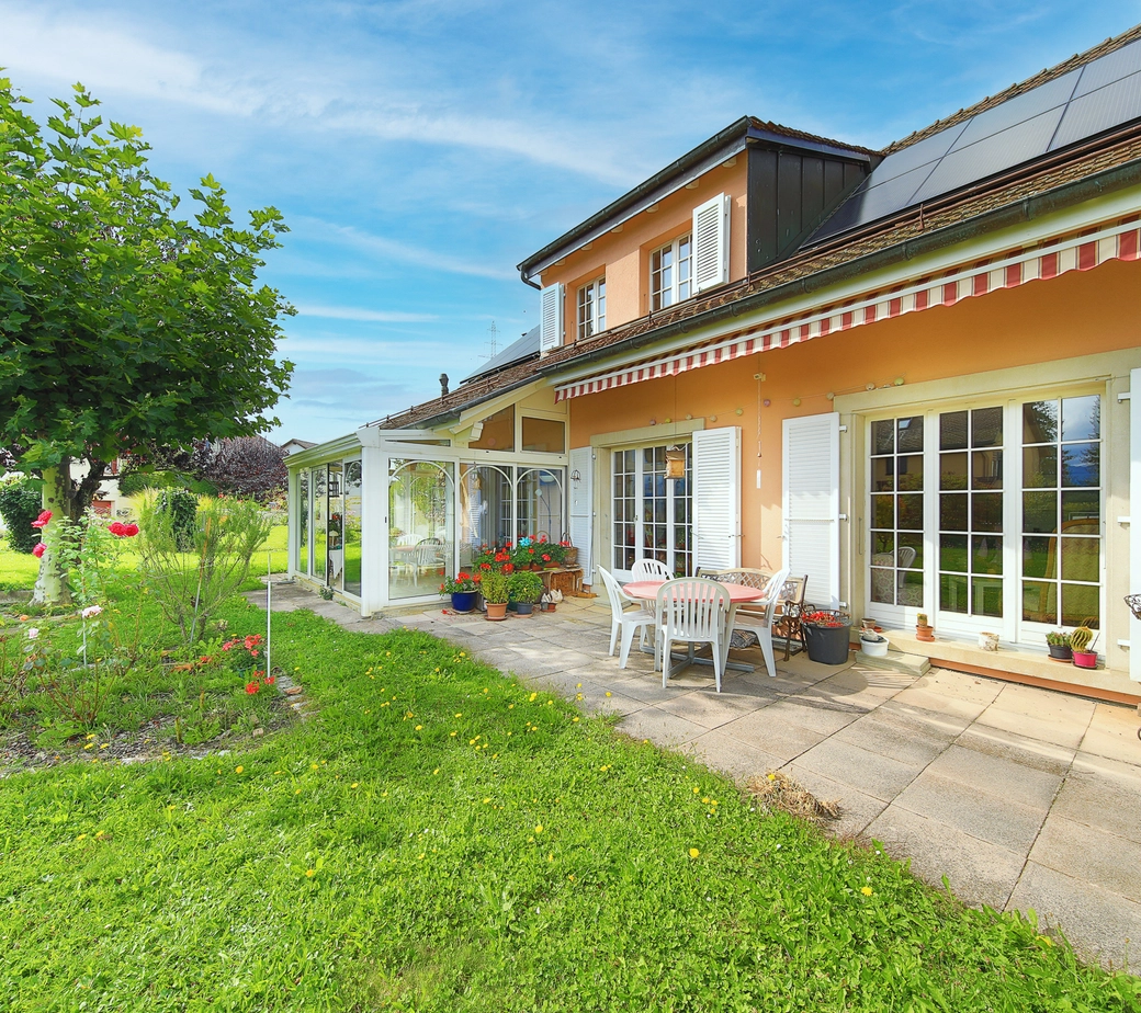 Une Maison Pleine de Charme au Cœur de Savigny