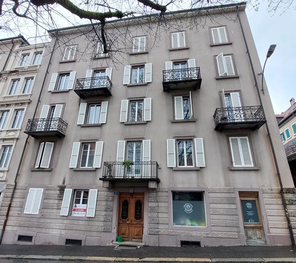 Immeuble Locatif de rendement avec 9 appartements et 1 local commercial