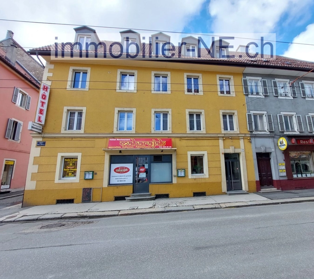 Immeuble de rendement avec un restaurant et 15 chambres
