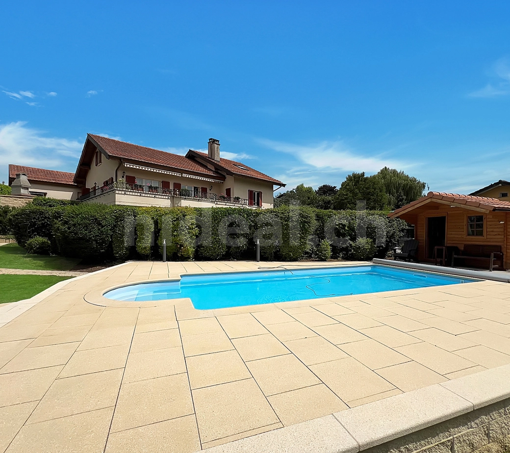 Villars-Ste-Croix, appartement de 6.5 pièces d'env. 138 m2 dans villa