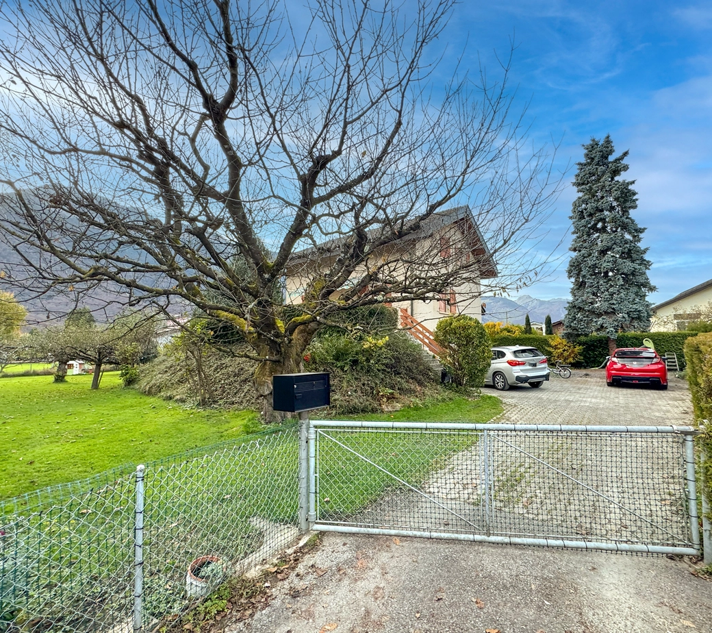Villa individuelle de 4,5 pièces avec garage.
