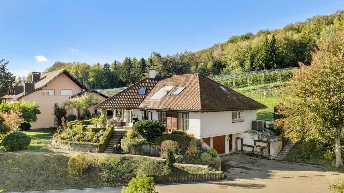Freistehendes Einfamilienhaus mit spektakulärer Aussicht