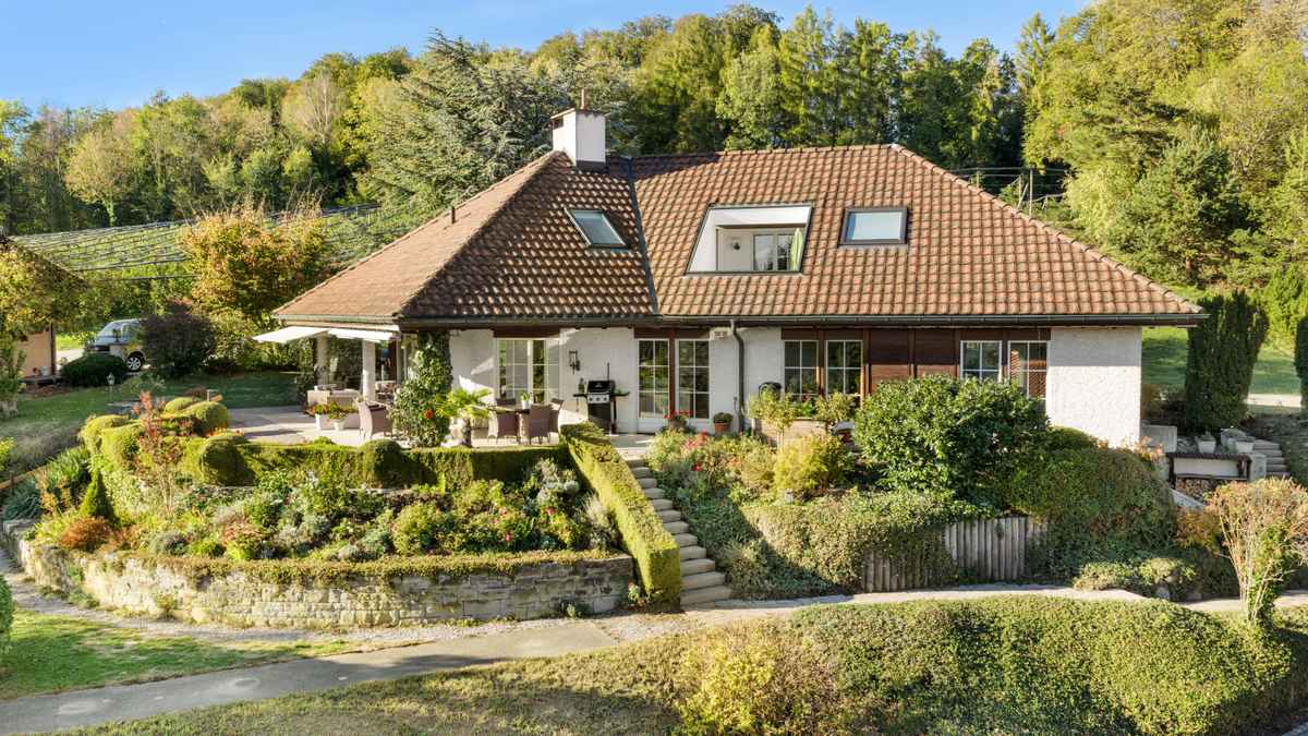 Freistehendes Einfamilienhaus mit spektakulärer Aussicht