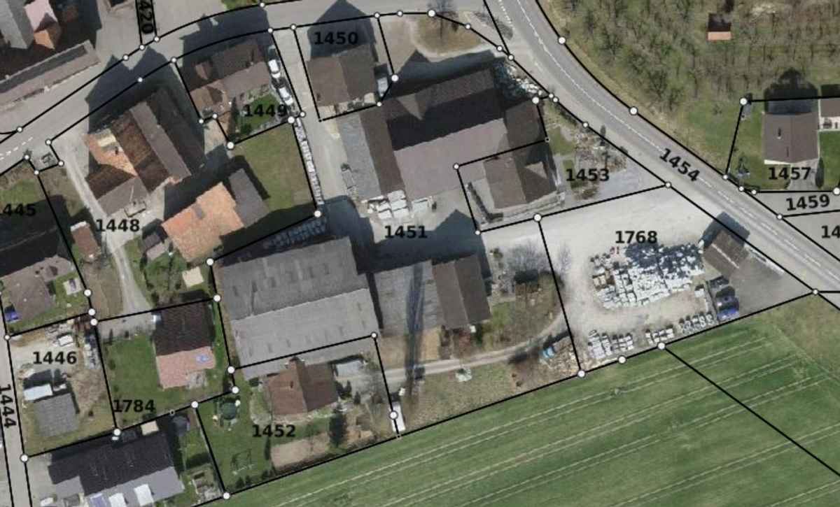 Gewerbeliegenschaft in Zezikon