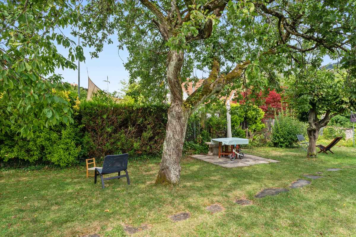 Maison de village contiguë pleine de charme - Appartement duplex - jardin