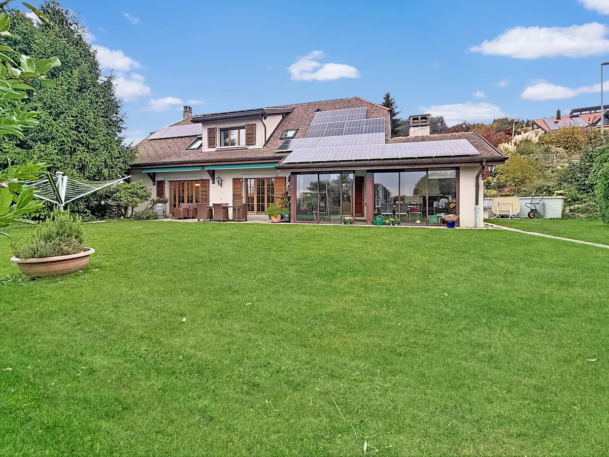 Maison d’exception – Autonome, rentable et rénovée avec raffinement à 10 min de Romont