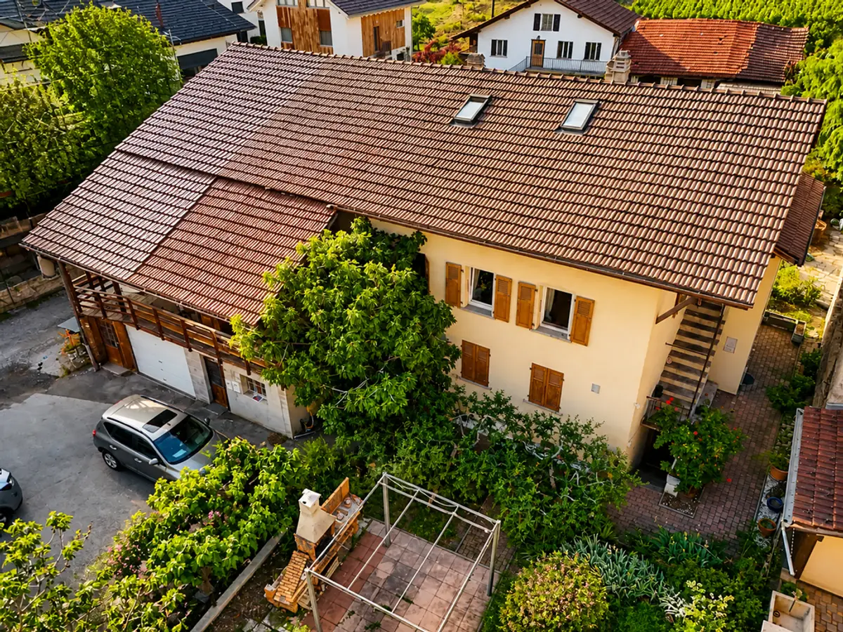 Maison de village avec deux appartements et grange à fort potentiel