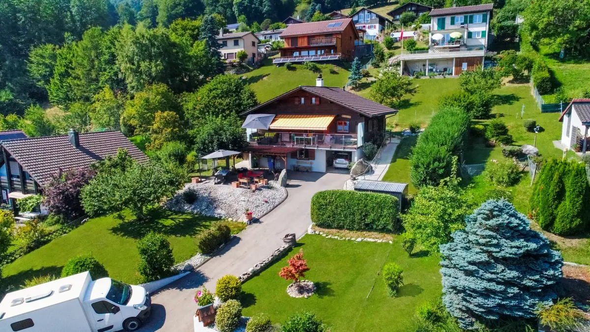 Maison individuelle avec vue panoramique sur le lac de Neuchâtel et Yverdon