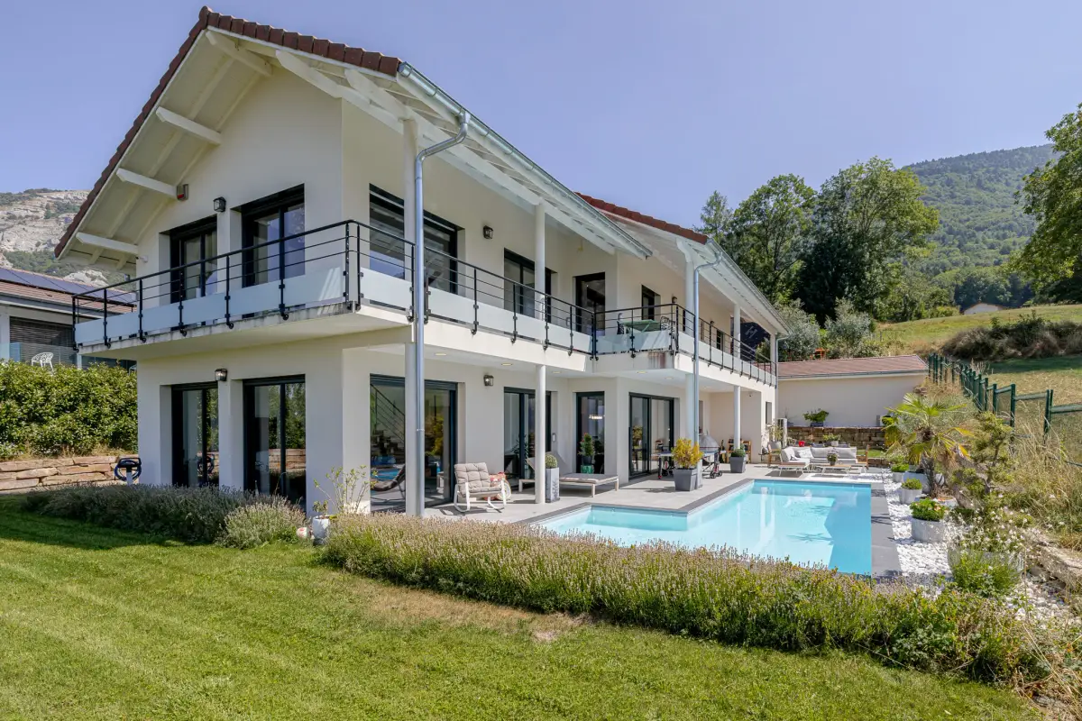 A VENDRE VILLA CONTEMPORAINE EXCEPTIONNELLE AVEC VUE PANORAMIQUE SUR GENÈVE
