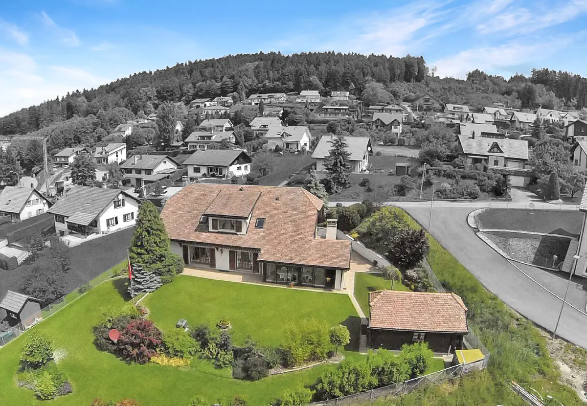 Maison d’exception – Autonome, rentable et rénovée avec raffinement à Ursy