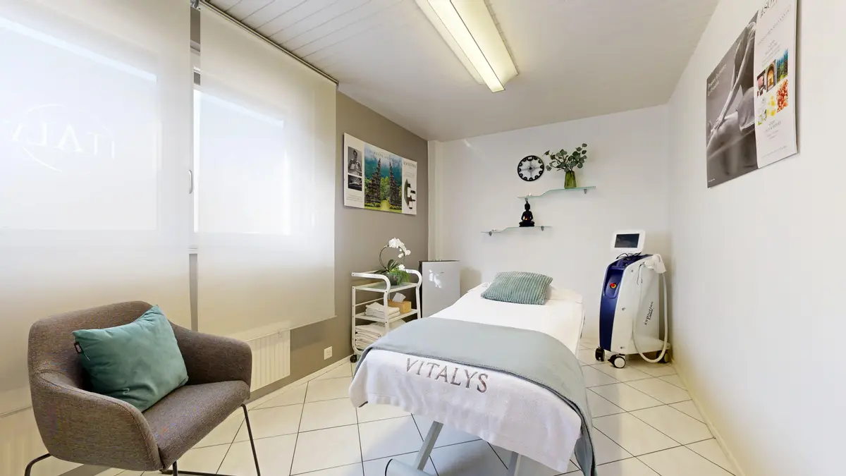 INSTITUT DE BEAUTÉ Á REPRENDRE