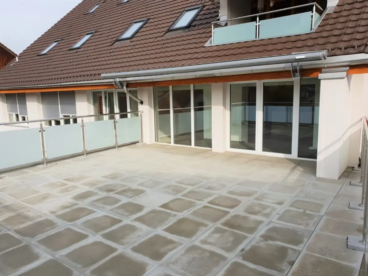 Stilvolle 4.5-Zimmer-Wohnung mit 40 m² Terrasse – Wohnen mit Komfort, Licht und Ruhe