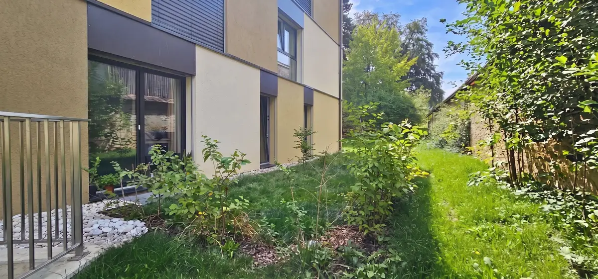Joli appartement de 2,5 pièces avec terrasses et jardin à Couvet