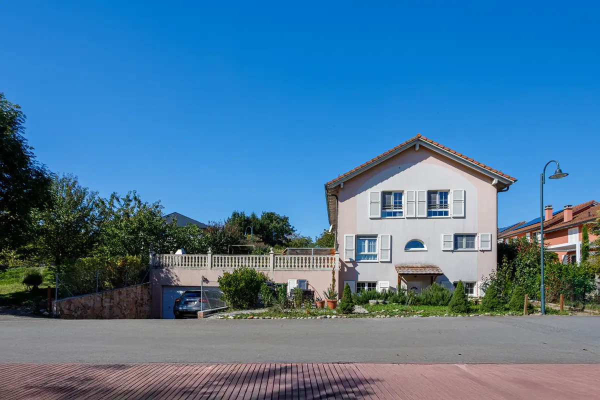 Villa jumelle de deux logements