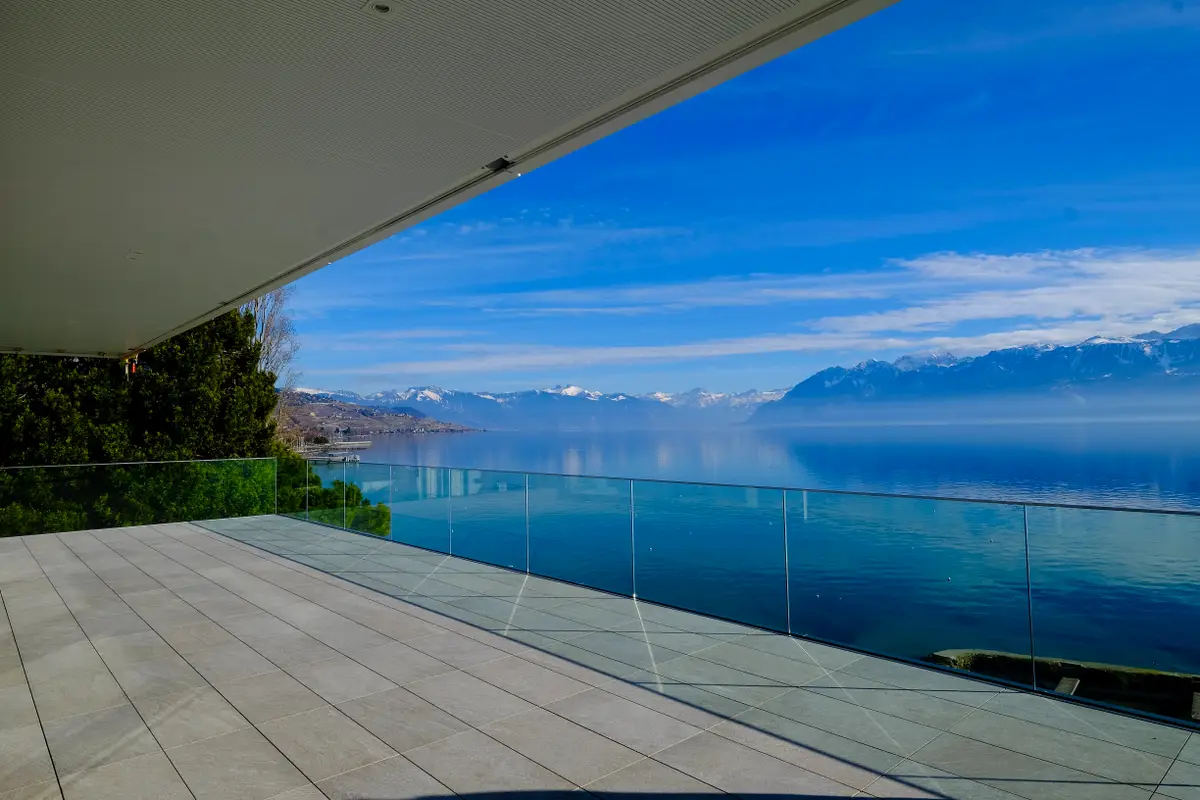 The most beautiful terrace on the lake »
