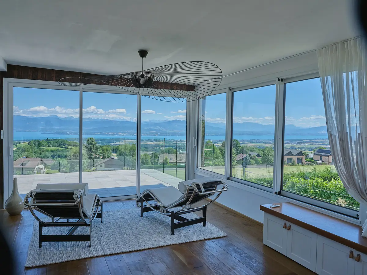 Superb detached House Astonishing view  on lake and Mont Blanc