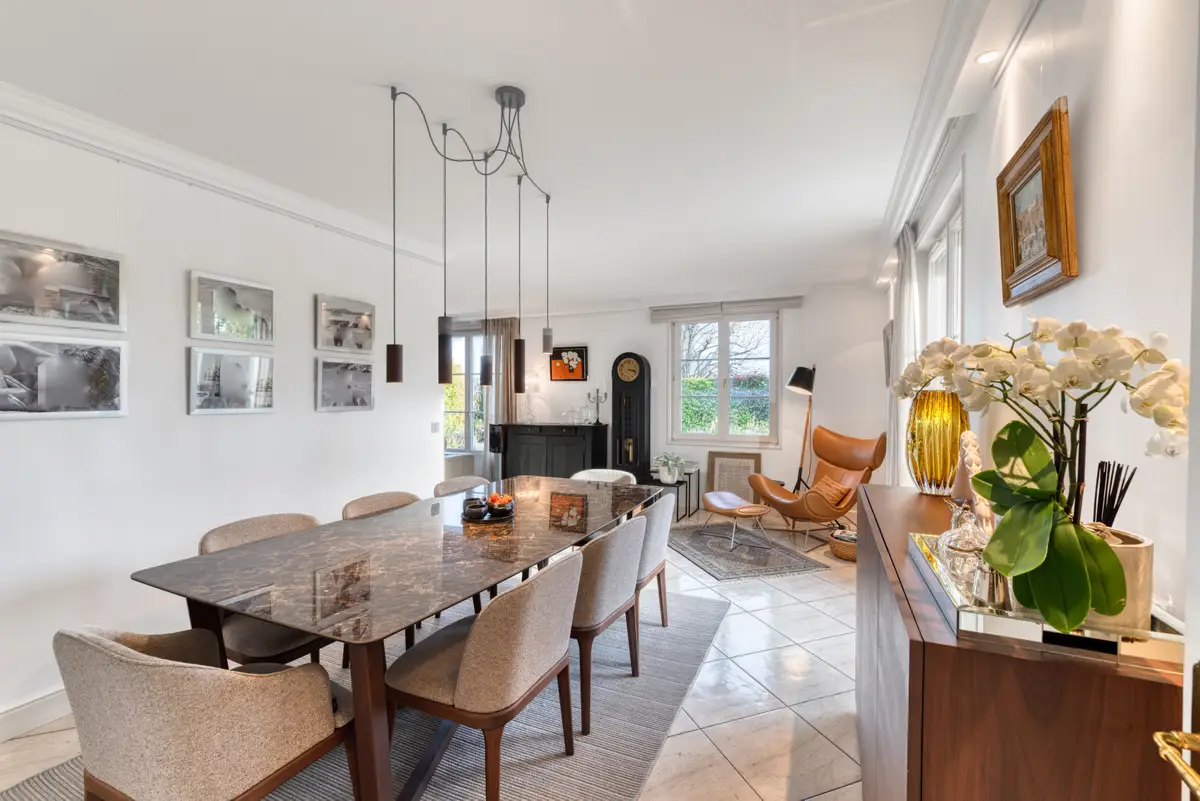 Magnifique villa de standing avec piscine et jardin paysager sur les hauteurs de Thoiry