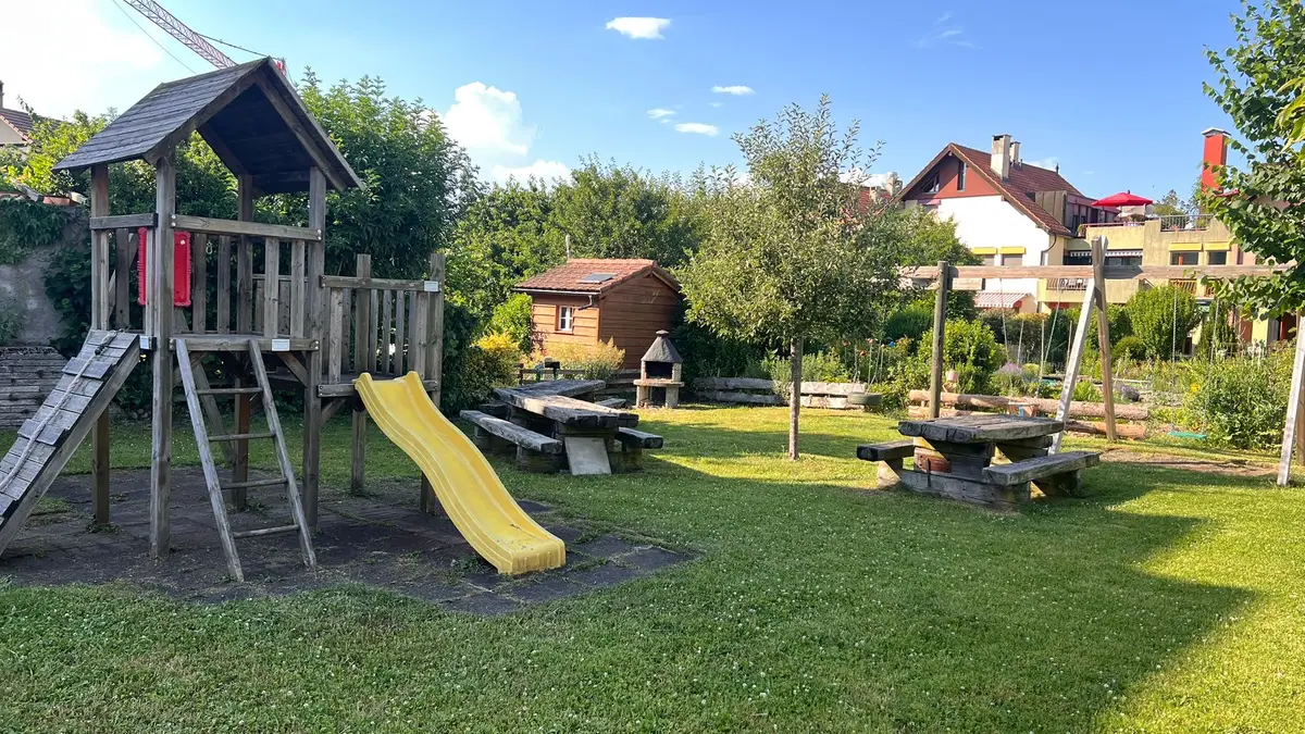 Yverdon - Attique en duplex de 5,5 pièces avec grande terrasse et véranda d'hiver 