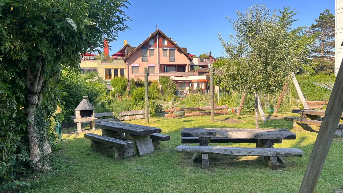 Yverdon - Attique en duplex de 5,5 pièces avec grande terrasse et véranda d'hiver 