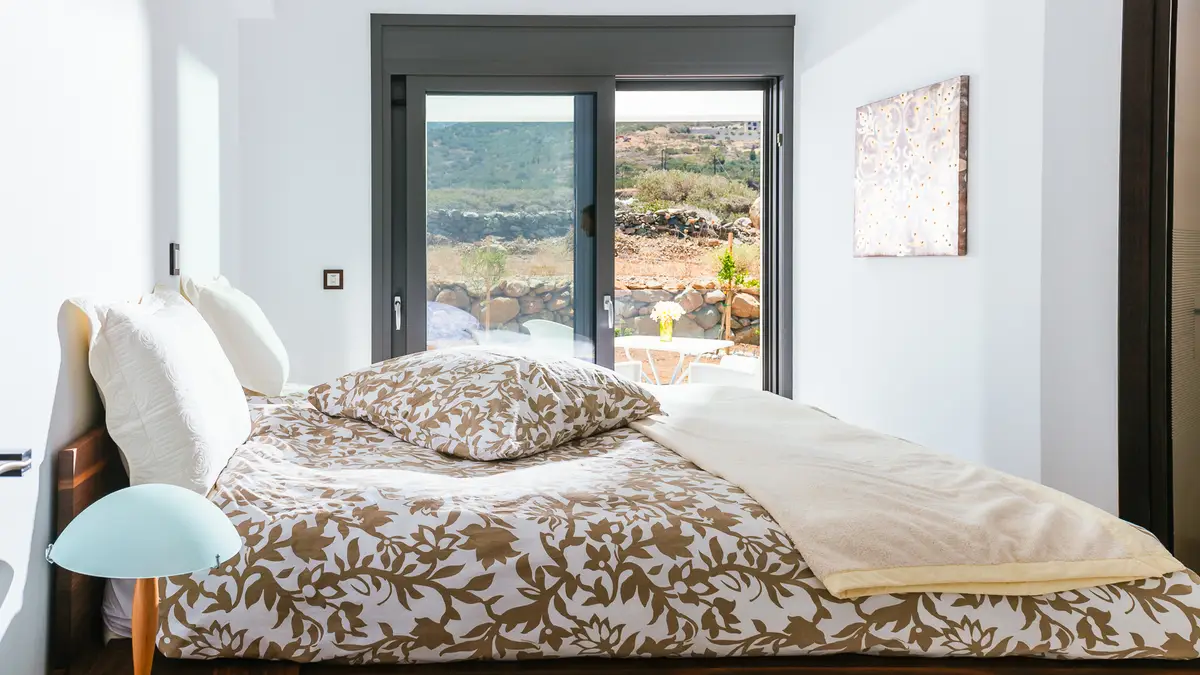 Luxury Seafront Villa. Ideal for Groups, Families, Friends, Workshops