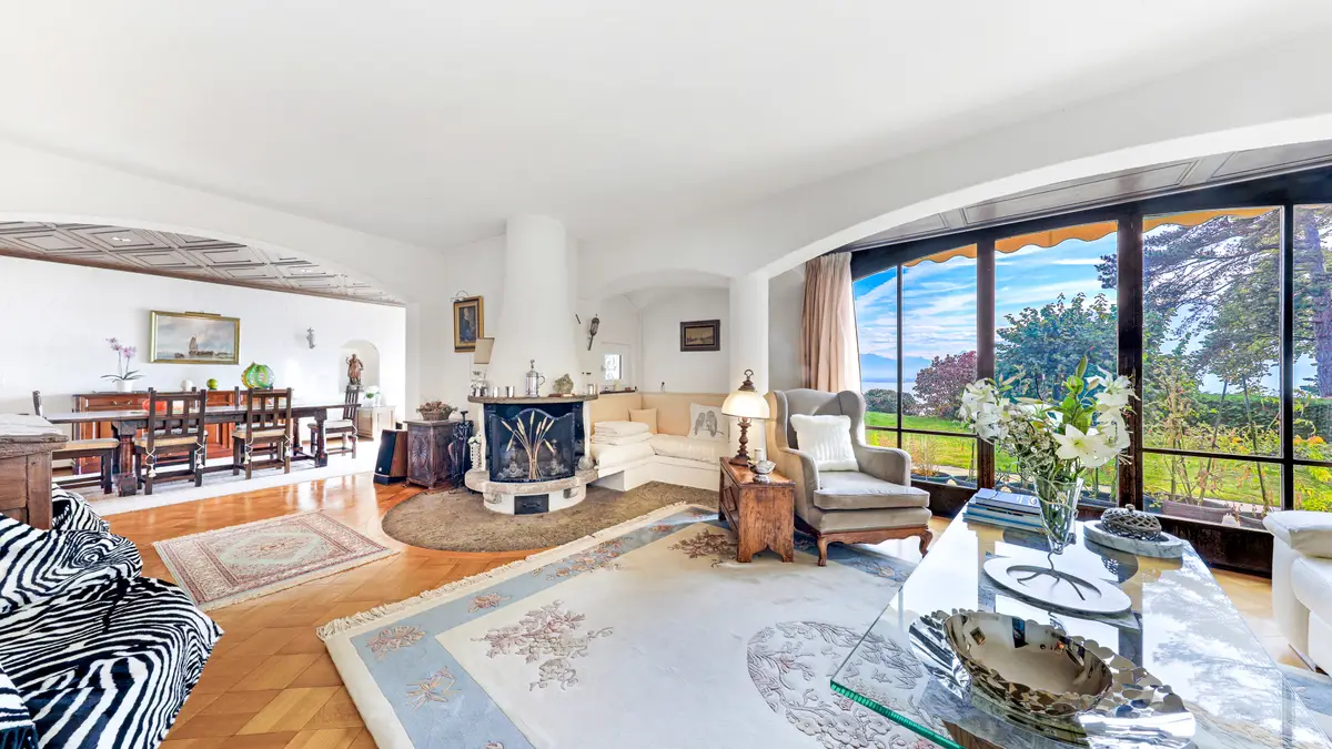 Une Maison de Rêve à Chexbres – Piscine et Vue Panoramique sur le Lac et les Alpes
