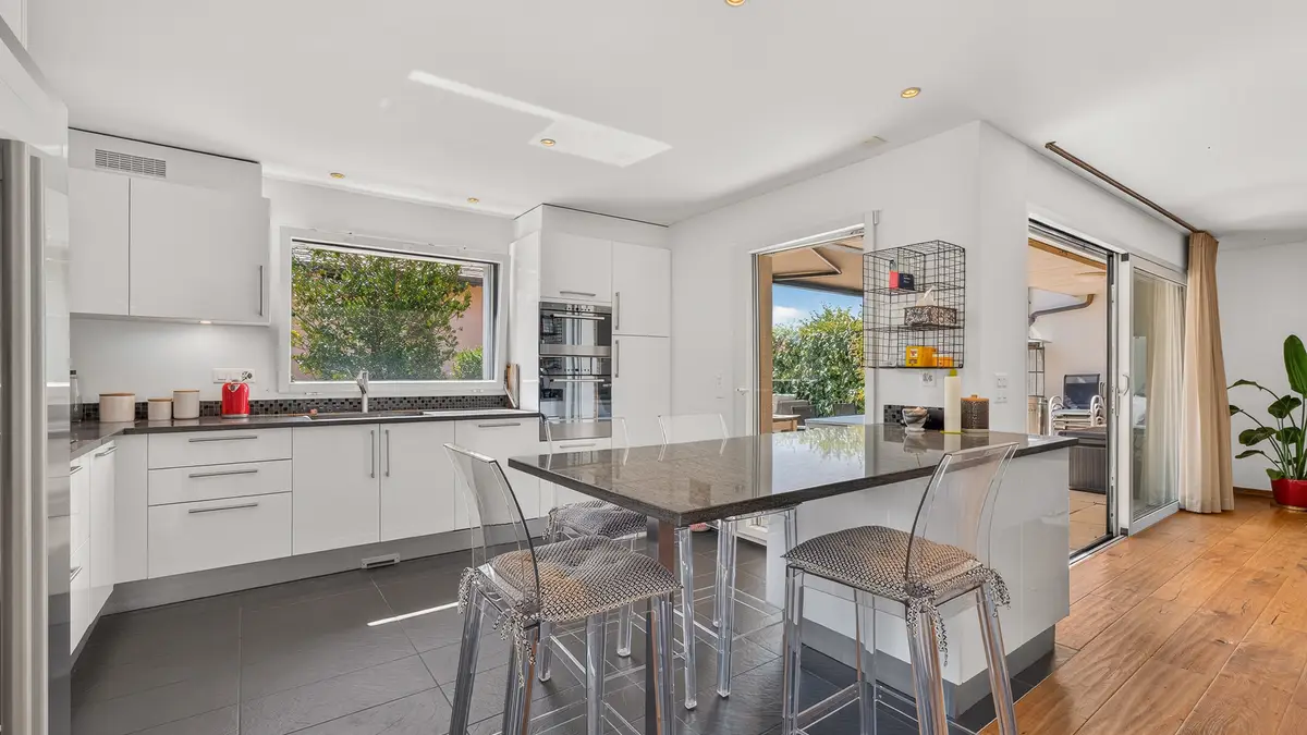 Appartement en duplex avec jardin et grand disponible, à 15 minutes de Lausanne
