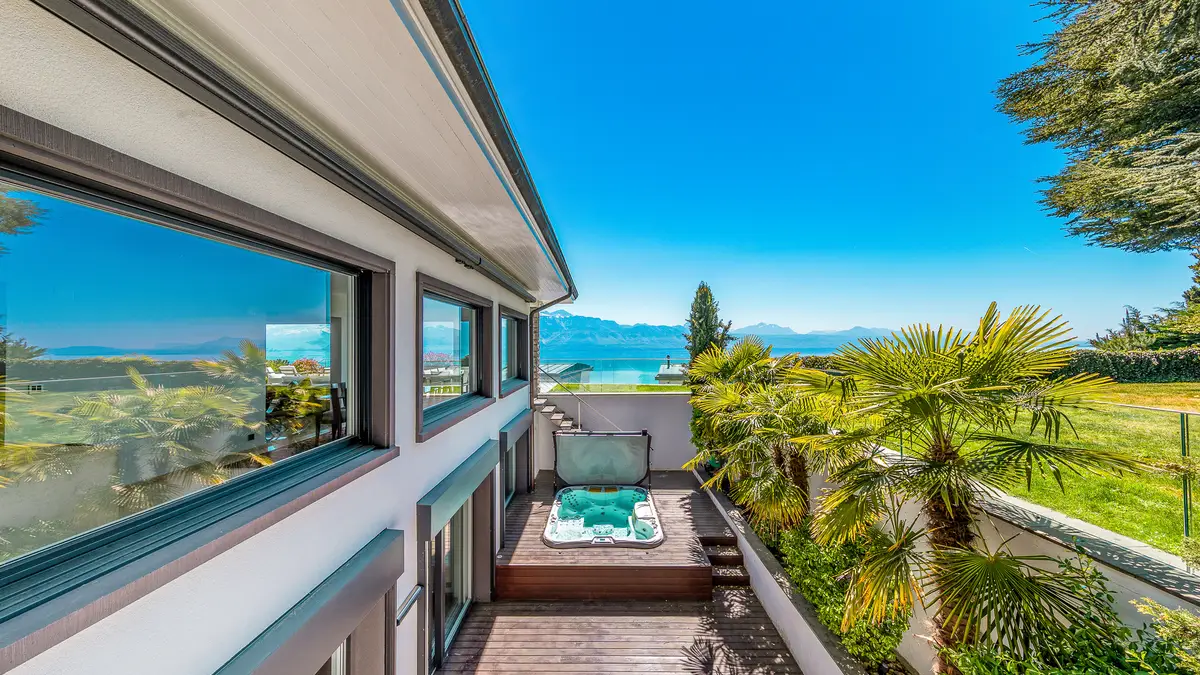 Propriété d’exception dans un quartier calme et résidentiel, proche de toutes les commodités