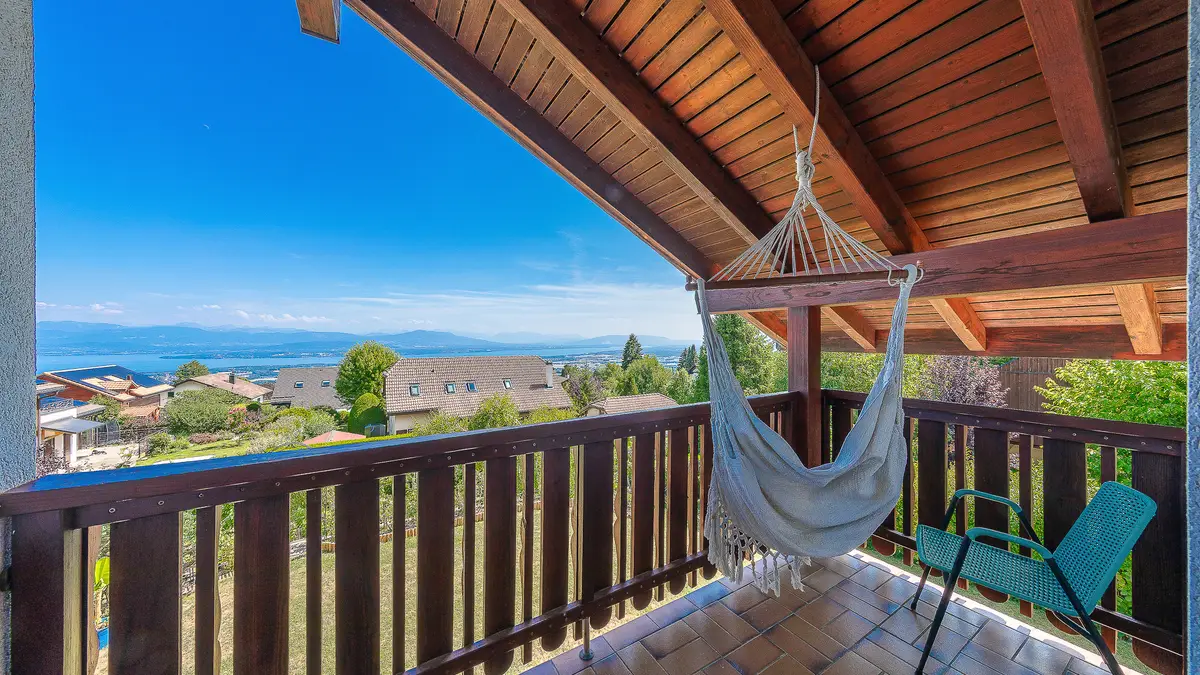 Jolie Maison à Arzier-Le Muids avec échappées sur le lac!