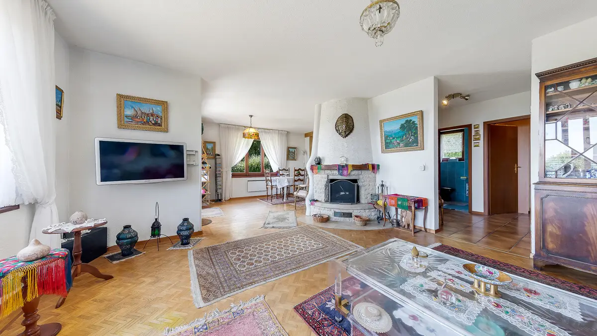 Jolie Maison à Arzier-Le Muids avec échappées sur le lac!