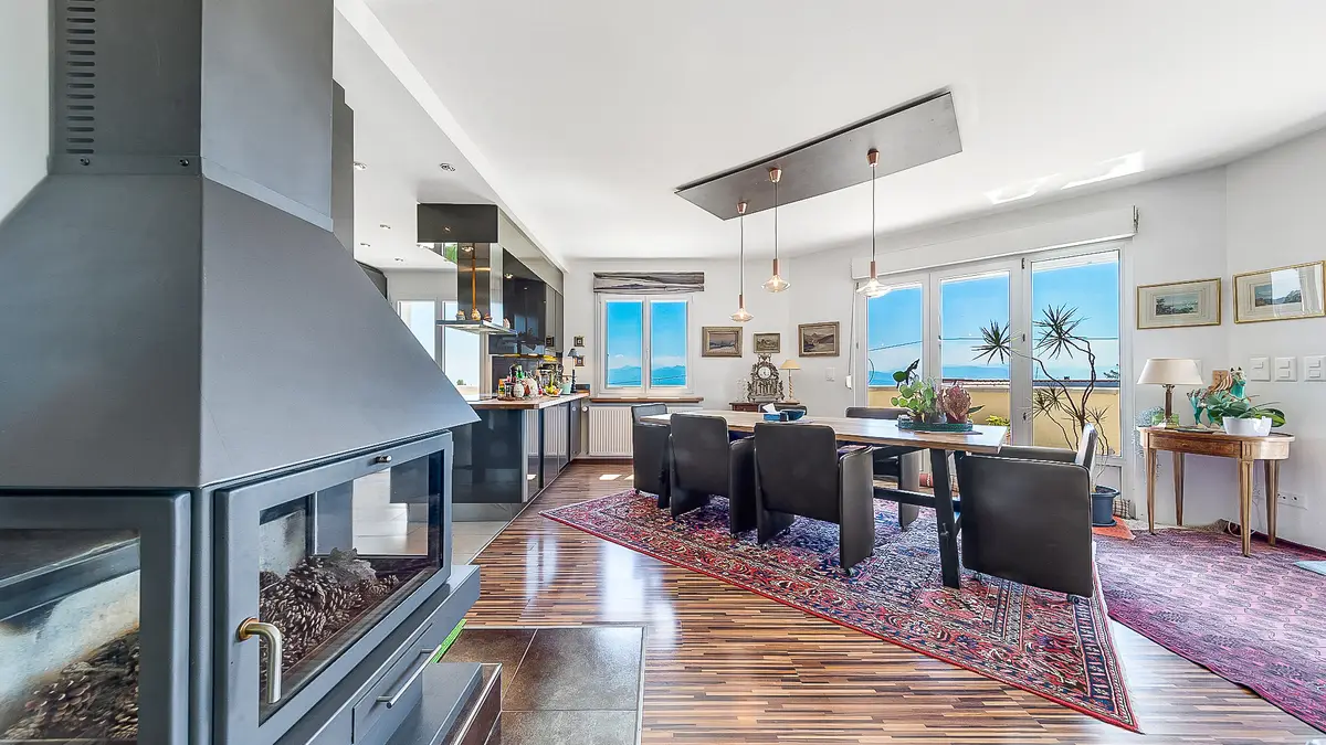Charmante maison avec vue époustouflante sur le lac et le Mt-Blanc!
