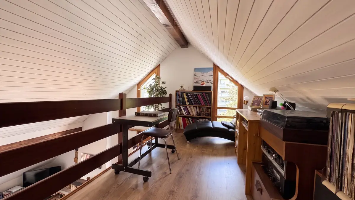 Yverdon - Attique en duplex de 5,5 pièces avec grande terrasse et véranda d'hiver 
