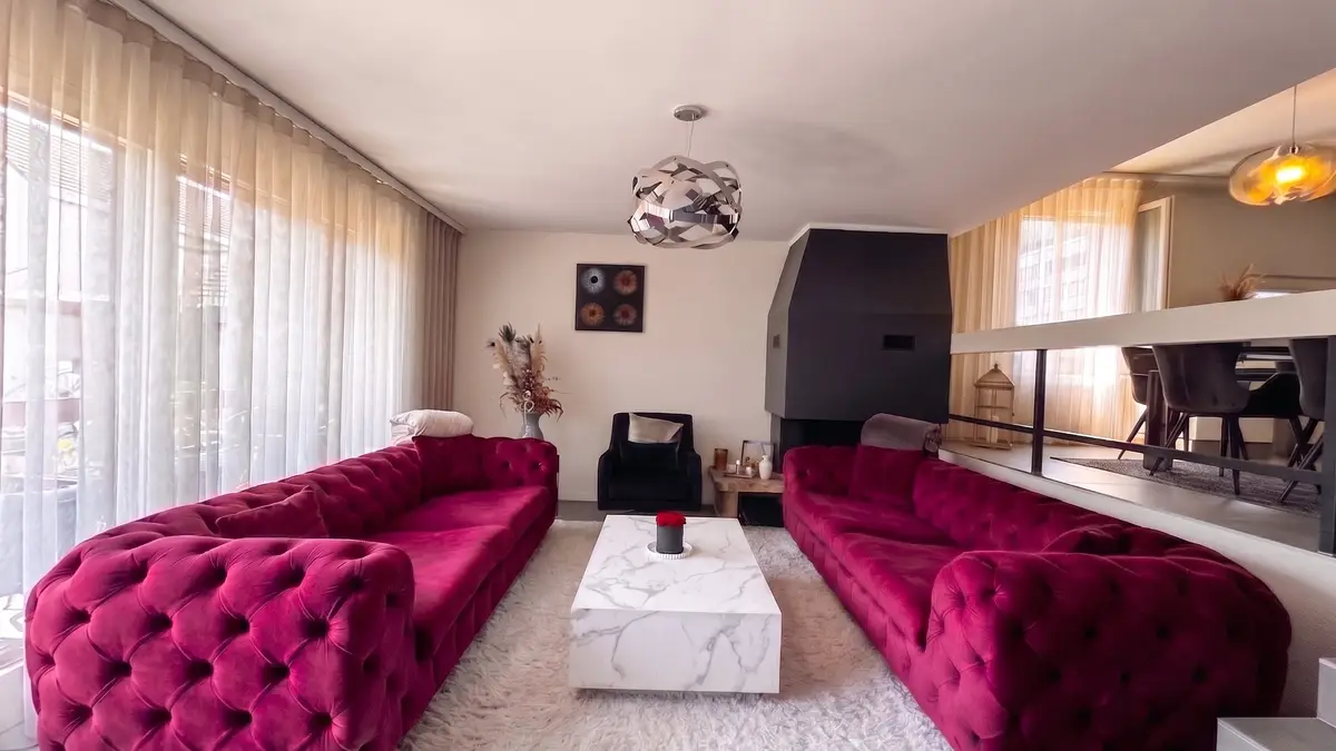 Rare ! Triplex en attique rénové de 6 pces, proche centre