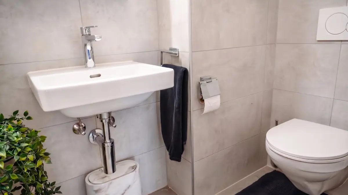 Rare ! Triplex en attique rénové de 6 pces, proche centre